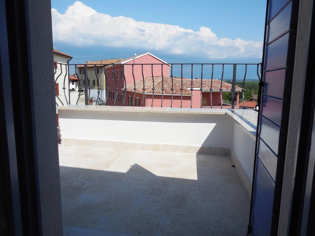 Stone House Apartments Brtonigla Bagian luar foto